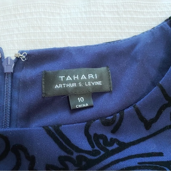 Tahari Arthur S. Levine Blue Brocade Velvet Short Sleeve Midi Dress - Picture 7 of 10